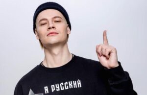 Певец SHAMAN подарил спасшему Юрия Куклачева врачу букет из 100 роз