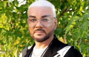 Филипп Киркоров продемонстрировал коллекцию кукол с тремя фигурками Пугачевой