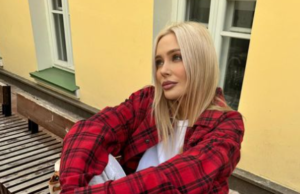 Наталья Рудова показала фигуру в расстегнутых мини-шортах и топе
