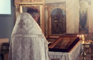 Священники объяснили, почему безбожник живёт более богато и счастливо