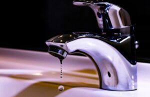 В Москве из-за работающего отопления откладывается отключение горячей воды