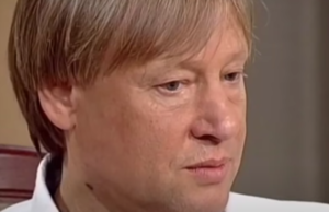 Дмитрий Харатьян стал жертвой разборок и остался без электрокара
