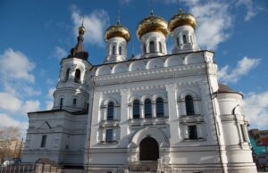 Священник РПЦ объяснил, слышат ли умершие голоса живых людей