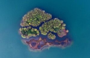 Пара поехала в медовый месяц мечты и застряла на острове Бора-Бора