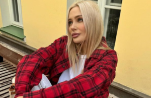 Актриса Рудова снялась в прозрачном комбинезоне в центре косметологии