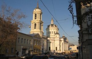 Храму «на несуществующей улице» вернут историческую ограду XIX века