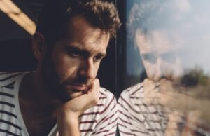 Когнитивный диссонанс: что это простыми словами, примеры, как избавиться