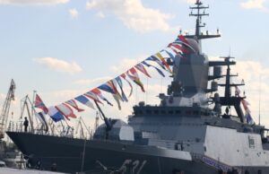 «За тех, кто в море»: моряки отмечают День Военно-морского флота