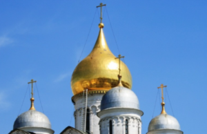 Священник Подвысоцкий назвал условие для одобрения церковью общения с усопшими