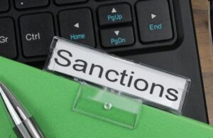 DIHK: Шольц и антироссийские санкции добивают промышленность Германии