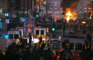Беспорядками в европейской стране воспользовались мародеры: грабят магазины
