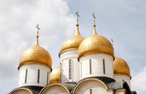 «Святые места»: Священник назвал условия, при которых Бог допустит ядерную войну