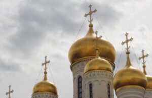 Батюшка Савченко назвал молитву, которая отдаляет от Господа