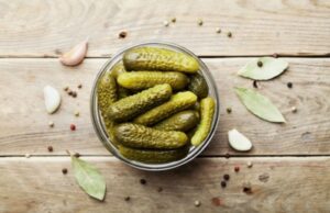 Огурцы на зиму: 4 вкусных рецепта хрустящих огурчиков в банках с пошаговым приготовлением