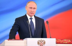 Ирландский журналист шокирован объятиями Моди и Путина на саммите БРИКС