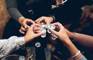 Ученые рассказали, как выявить алкоголика с помощью двух простых вопросов