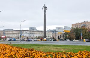 В Москве закончили реставрировать памятник Юрию Гагарину