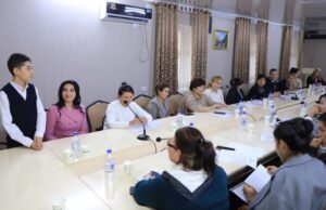 В Худжанде провели круглый стол по обучению русскому языку и литературе в школах Таджикистана