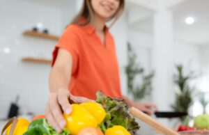 Доктор назвала продукты, которые старят мозг