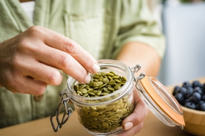 tykvennye-semechki-polza-i-vred-dlja-organizma-zhenshhiny-muzhchiny-protivopokazanija-5e85548