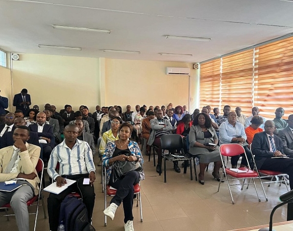 Фонд «Русский мир» передал учебники и художественную литературу в дар Дипакадемии ДР Конго Фонд «Русский мир» передал учебники и художественную литературу в дар Дипакадемии ДР Конго