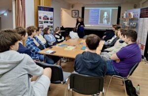 «Литература без границ» в Братиславе: студенты ищут формулу счастья на страницах Толстого