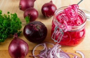 Как замариновать лук в уксусе быстро: рецепт пошагово с фото, к шашлыку, мясу