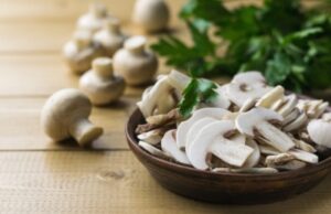 Можно ли есть сырые шампиньоны: последствия для организма, рекомендации
