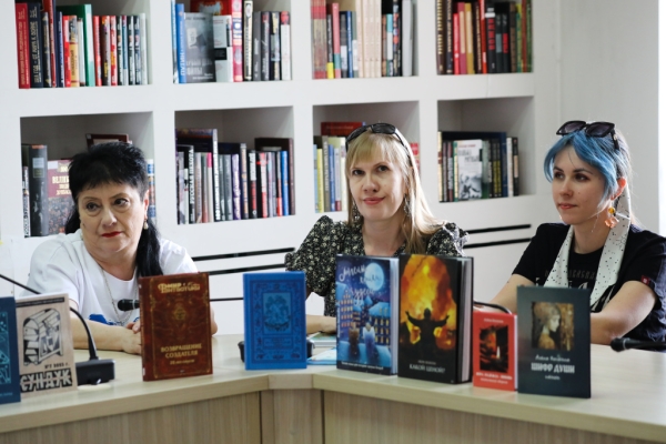 &laquo;Новейшая литература Донбасса&raquo;: в Донецке обсудили новые книги писателей региона