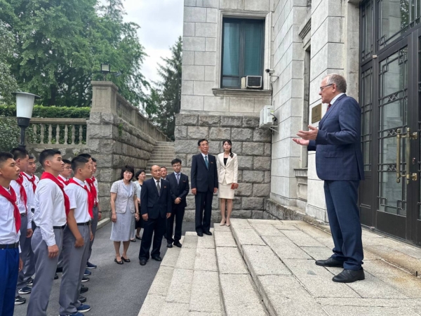 Русский язык как мост дружбы: встреча в российской дипмиссии в Пхеньяне