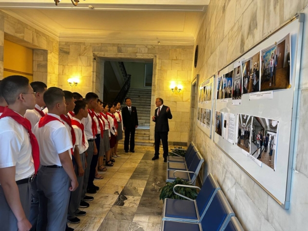 Русский язык как мост дружбы: встреча в российской дипмиссии в Пхеньяне