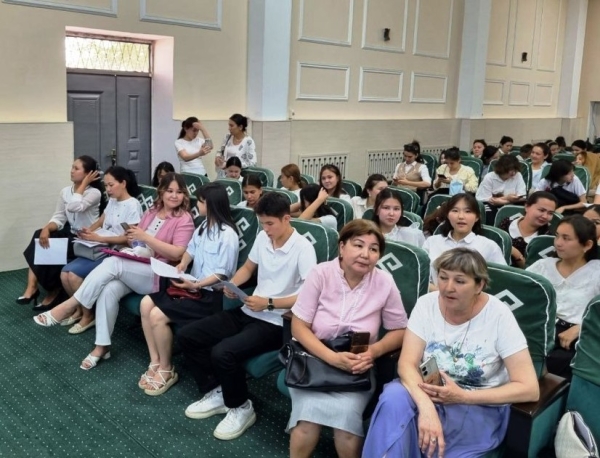 Во имя исторической правды: в Нукусе наградили лучших авторов эссе о Великой Отечественной войне