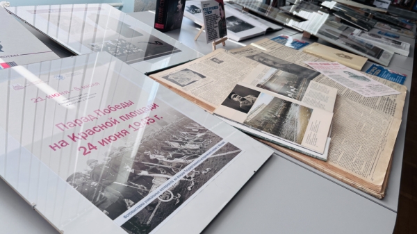 Уникальные кадры Парада Победы: в Могилёве открылась выставка из фондов московского Исторического музея