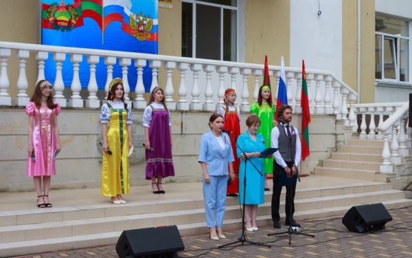 С Россией в сердце: в Тирасполе отпраздновали День России патриотическим митингом-концертом