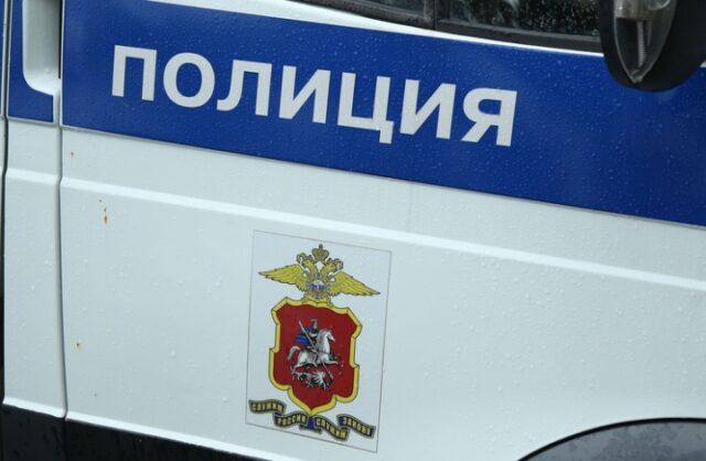 huligan-brosil-butylki-iz-okna-otelja-v-centre-moskvy-postradala-prohozhaja-efbd26c