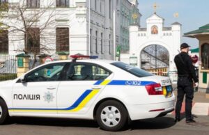 Полиция заблокировала доступ машин с продуктами и лекарствами для монахов Киевской лавры