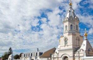В Свято-Троицком женском монастыре Украинской Православной Церкви прошли обыски