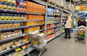 Женщина начала готовиться к Третьей мировой войне и запасать продукты