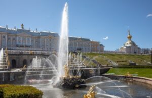 Школьники из стран СНГ стали участниками Петербургских молодёжных международных смен
