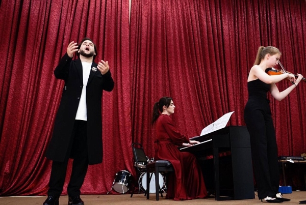 &laquo;Восходящие звёзды&raquo; в Гвинее: День России под звуки классики