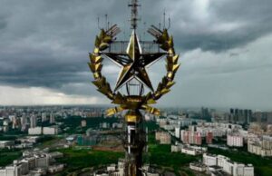 Архитекторы Москвы начинают реконструкцию шпиля главного здания МГУ