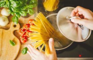Как и сколько варить макароны: в кастрюле, мультиварке, после закипания воды, чтобы не слипались