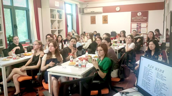 &laquo;Жди меня, и я вернусь!&raquo;: молодые китаисты и русисты в Пекине вместе вспомнили подвиг предков