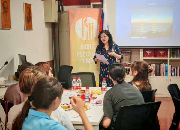 &laquo;Жди меня, и я вернусь!&raquo;: молодые китаисты и русисты в Пекине вместе вспомнили подвиг предков