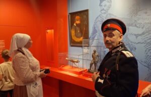 В День российского казачества в Москве показали, как выглядело сватовство в казачьем доме