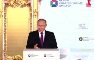 Роль культуры в борьбе с русофобией должна расти, заявил Владимир Путин