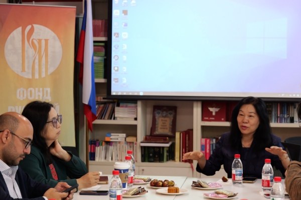 Русский язык объединяет: в Пекине состоялась встреча студентов с дипломатами из разных стран