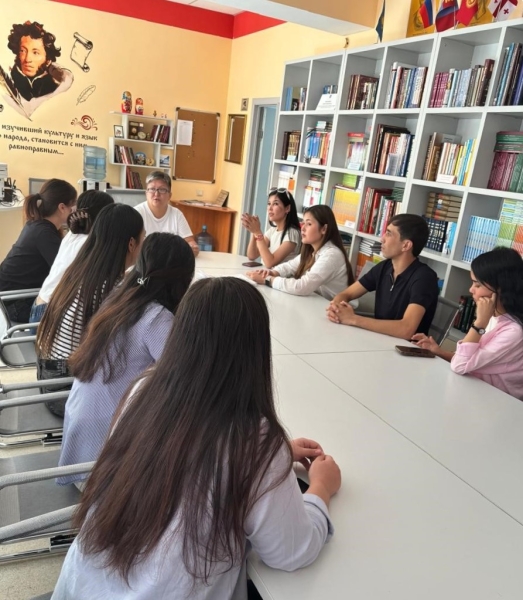 В Русском центре университета Аль-Фараби иностранным студентам рассказали о языковом многообразии Казахстана