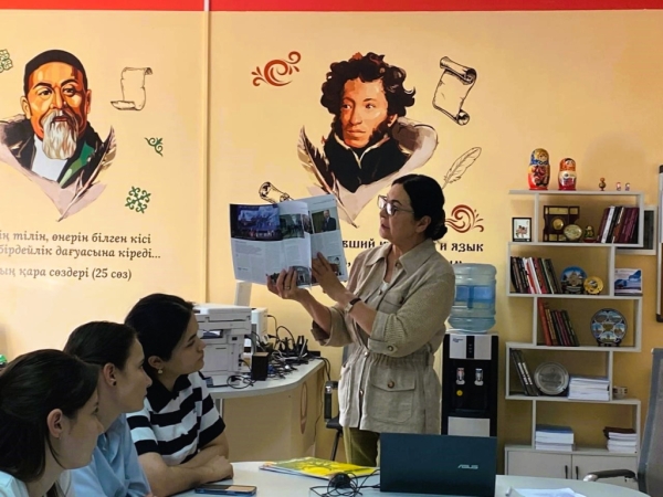 О деятельность Русского центра в КазНУ им. Аль-Фараби рассказали студентам филологического факультета