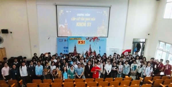 В Хошимине торжественно встретили новых студентов факультета русского языка